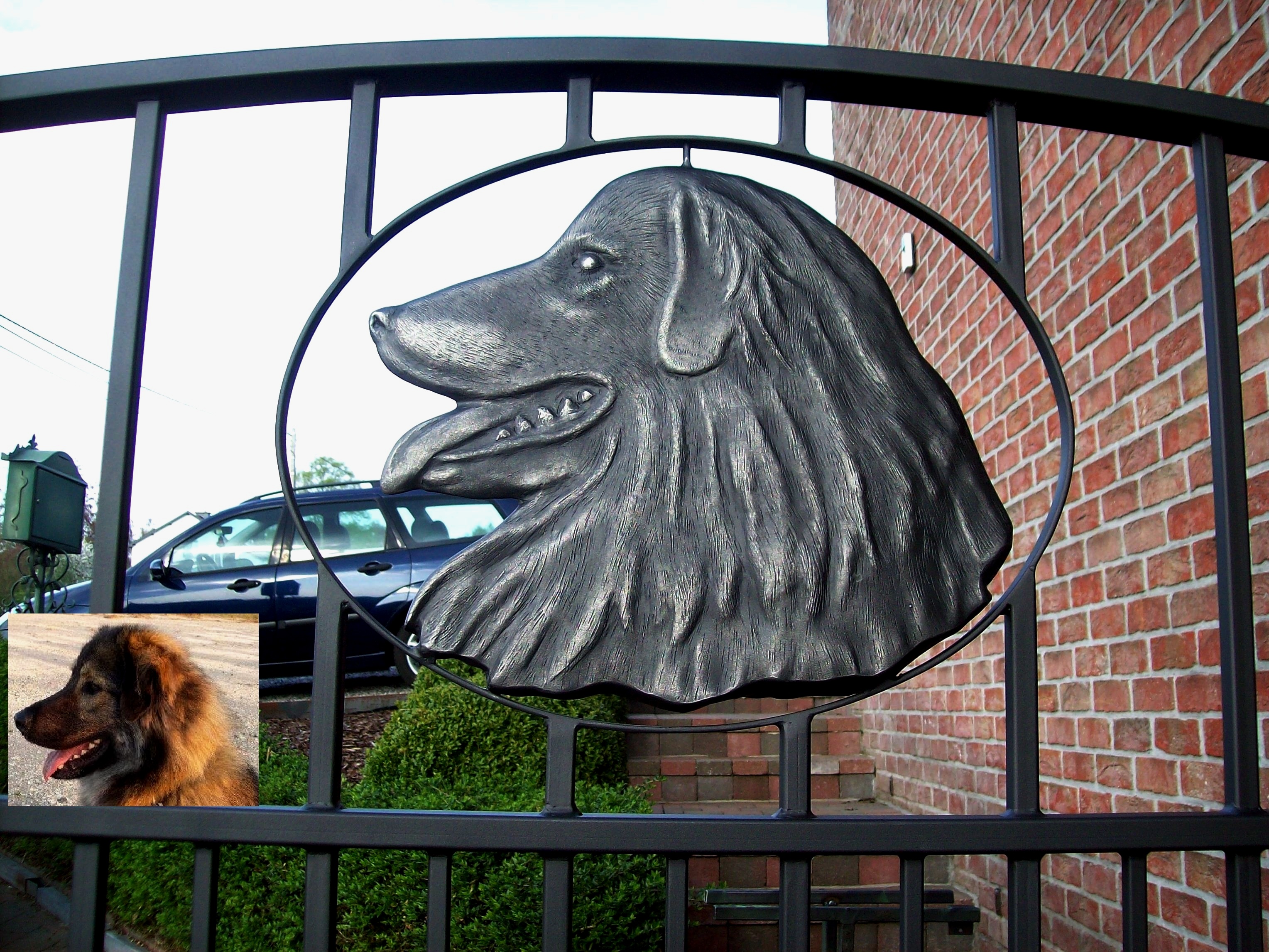 Hond in smeedijzer +Sarplaninac