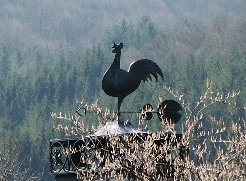 Gestileerde haan in koper, windwijzer